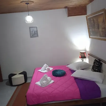 Murgana Pensionat Gjirokastër